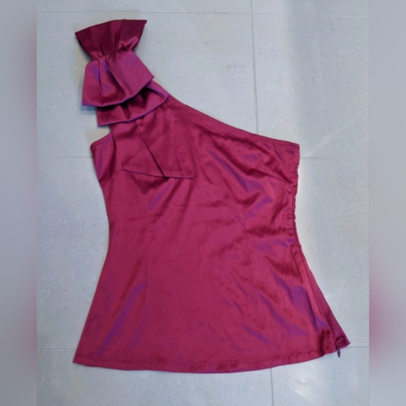 Size XS Costa Blanca magenta bow satin one shoulder top - Picture 1 of 1